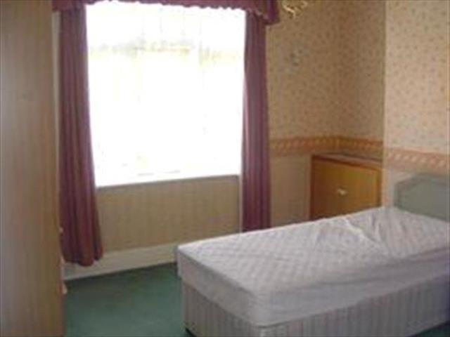  Image of 6 bedroom Property to rent in Cardigan Road Winton Bournemouth BH9 at Cardigan Road, Winton, Bournemouth BH9