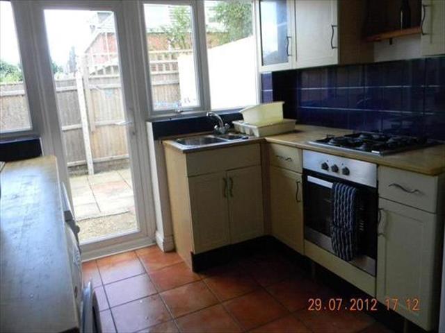  Image of 6 bedroom Property to rent in Markham Road Winton Bournemouth BH9 at Markham Road, Winton, Bournemouth BH9