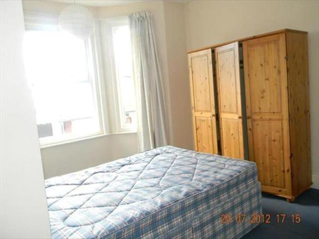  Image of 6 bedroom Property to rent in Markham Road Winton Bournemouth BH9 at Markham Road, Winton, Bournemouth BH9