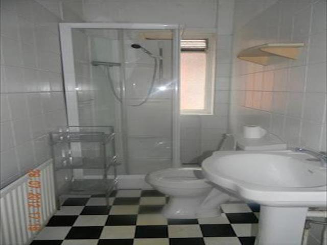  Image of 6 bedroom Property to rent in Markham Road Winton Bournemouth BH9 at Markham Road, Winton, Bournemouth BH9