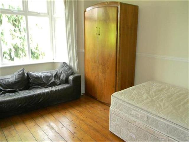  Image of 6 bedroom Property to rent in Heron Court Road Winton Bournemouth BH9 at Heron Court Road, Winton, Bournemouth BH9