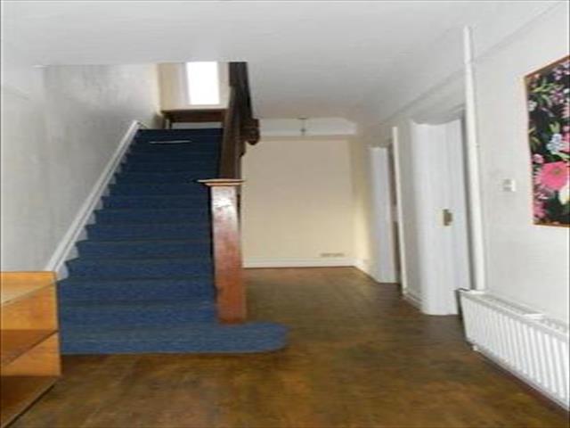  Image of 6 bedroom Property to rent in Heron Court Road Winton Bournemouth BH9 at Heron Court Road, Winton, Bournemouth BH9