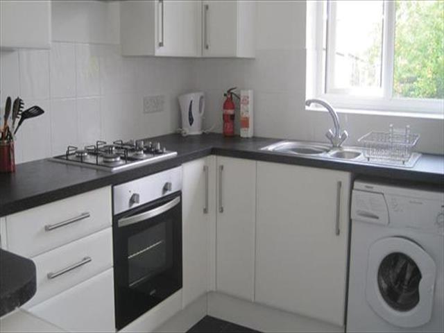  Image of 6 bedroom Property to rent in Osborne Road Winton Bournemouth BH9 at Osborne Road, Winton, Bournemouth BH9