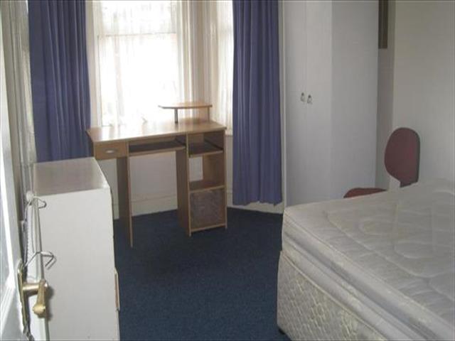  Image of 6 bedroom Property to rent in Osborne Road Winton Bournemouth BH9 at Osborne Road, Winton, Bournemouth BH9