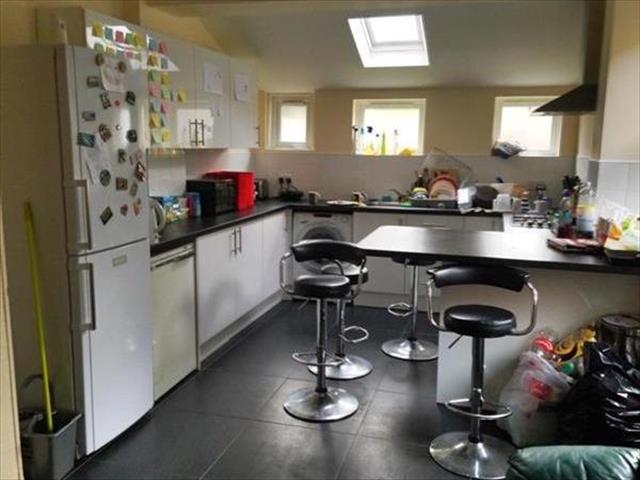  Image of 6 bedroom Property to rent in Fortescue Road Winton Bournemouth BH3 at Fortescue Road, Winton, Bournemouth BH3