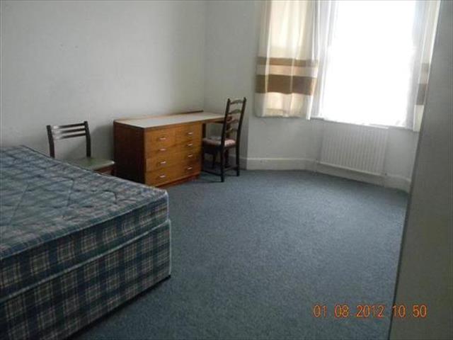  Image of 6 bedroom Property to rent in Sedgley Road Winton Bournemouth BH9 at Sedgley Road, Winton, Bournemouth BH9