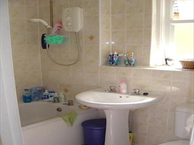  Image of 6 bedroom Property to rent in Sedgley Road Winton Bournemouth BH9 at Sedgley Road, Winton, Bournemouth BH9