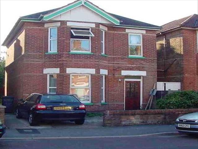  Image of 6 bedroom Property to rent in Sedgley Road Winton Bournemouth BH9 at Sedgley Road, Winton, Bournemouth BH9