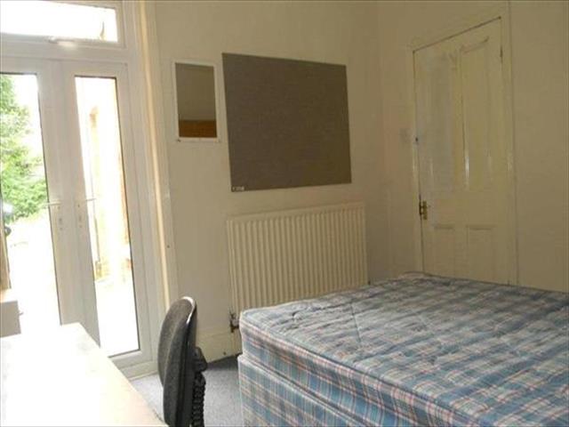  Image of 6 bedroom Property to rent in Sedgley Road Winton Bournemouth BH9 at Sedgley Road, Winton, Bournemouth BH9