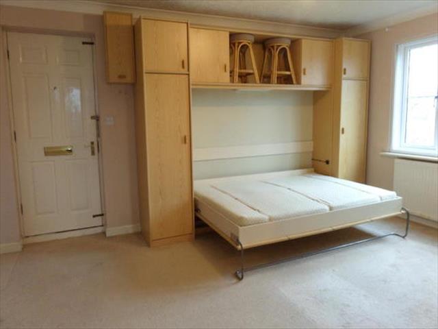  Image of Studio flat to rent in Caroline Place Harlington Hayes UB3 at Caroline Place, Hayes UB3
