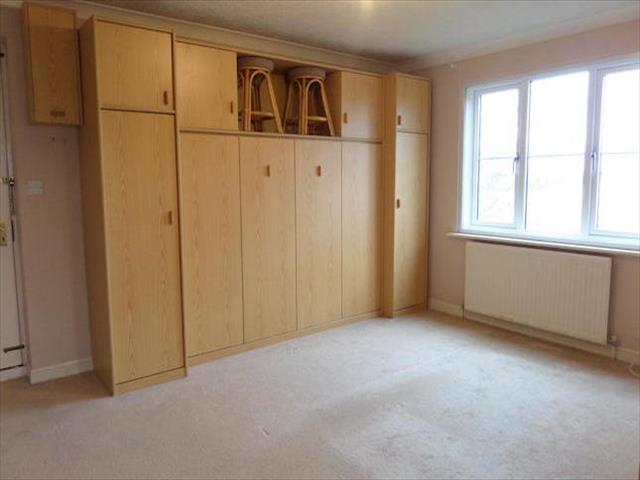  Image of Studio flat to rent in Caroline Place Harlington Hayes UB3 at Caroline Place, Hayes UB3