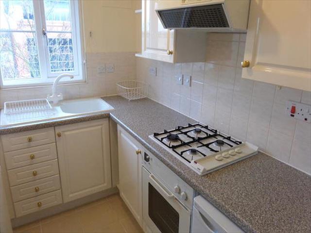  Image of Studio flat to rent in Caroline Place Harlington Hayes UB3 at Caroline Place, Hayes UB3