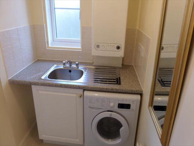  Image of Studio flat to rent in Caroline Place Harlington Hayes UB3 at Caroline Place, Hayes UB3