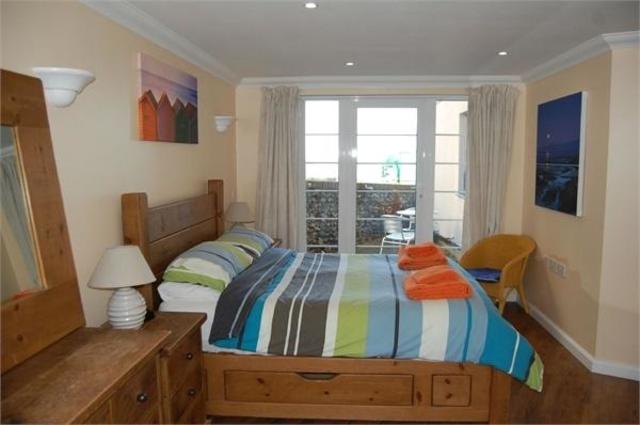  Image of 2 bedroom Flat for sale in Stone Bay Court Eastern Esplanade Broadstairs CT10 at Stone Bay Court, Eastern Esplanade, Broadstairs, Kent CT10