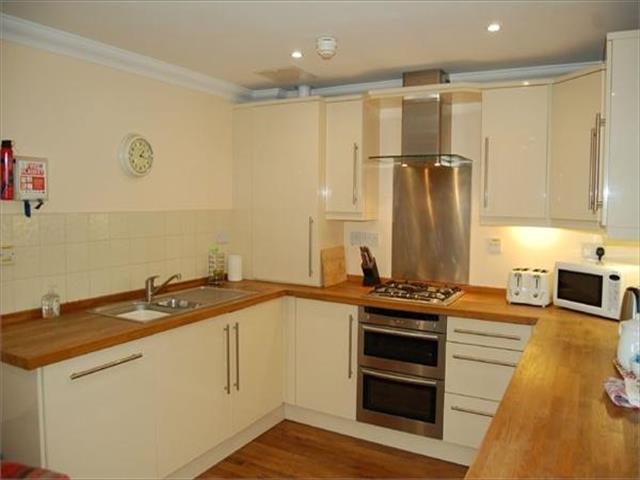  Image of 2 bedroom Flat for sale in Stone Bay Court Eastern Esplanade Broadstairs CT10 at Stone Bay Court, Eastern Esplanade, Broadstairs, Kent CT10