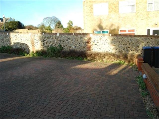  Image of 2 bedroom Flat for sale in Stone Bay Court Eastern Esplanade Broadstairs CT10 at Stone Bay Court, Eastern Esplanade, Broadstairs, Kent CT10
