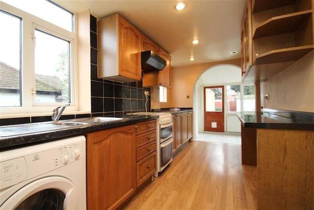  Image of 4 bedroom Property to rent in Hayfield Road Orpington BR5 at Hayfield Road, Orpington, Kent BR5