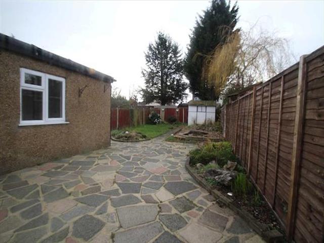  Image of 4 bedroom Property to rent in Hayfield Road Orpington BR5 at Hayfield Road, Orpington, Kent BR5