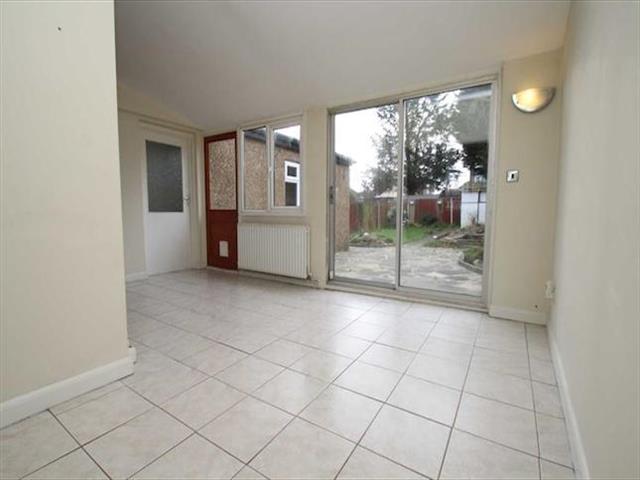  Image of 4 bedroom Property to rent in Hayfield Road Orpington BR5 at Hayfield Road, Orpington, Kent BR5