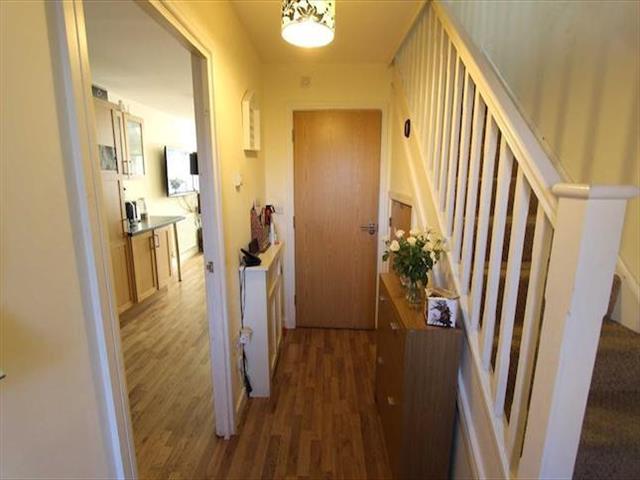  Image of 4 bedroom Property to rent in Harman Rise Ilford IG3 at Harman Rise, Seven Kings, Essex IG3