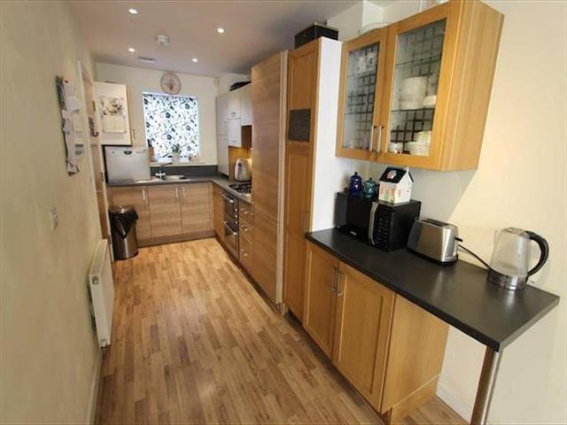  Image of 4 bedroom Property to rent in Harman Rise Ilford IG3 at Harman Rise, Seven Kings, Essex IG3