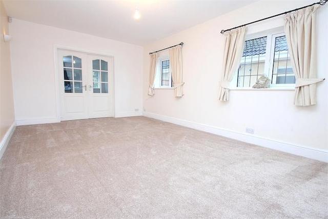  Image of 4 bedroom Property to rent in Ouseley Road Wraysbury Staines TW19 at Ouseley Road, Wraysbury, Berkshire TW19
