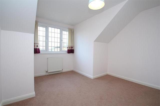  Image of 4 bedroom Property to rent in Ouseley Road Wraysbury Staines TW19 at Ouseley Road, Wraysbury, Berkshire TW19