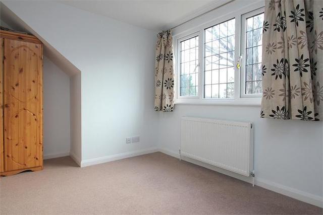  Image of 4 bedroom Property to rent in Ouseley Road Wraysbury Staines TW19 at Ouseley Road, Wraysbury, Berkshire TW19
