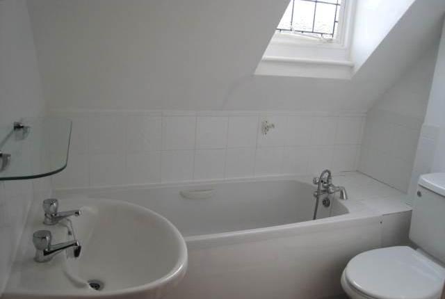  Image of 1 bedroom Flat to rent in Lime Hill Road Tunbridge Wells TN1 at Lime Hill Road, Tunbridge Wells, Kent TN1
