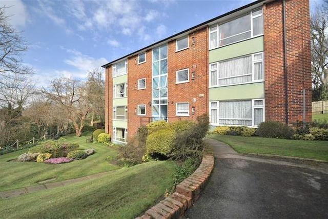  Image of 2 bedroom Flat for sale in Lubbock Road Chislehurst BR7 at Lubbock Road, Chislehurst BR7