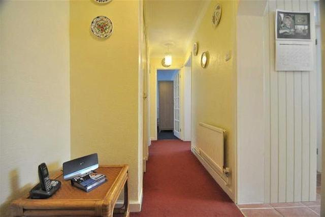  Image of 2 bedroom Flat for sale in Lubbock Road Chislehurst BR7 at Lubbock Road, Chislehurst BR7
