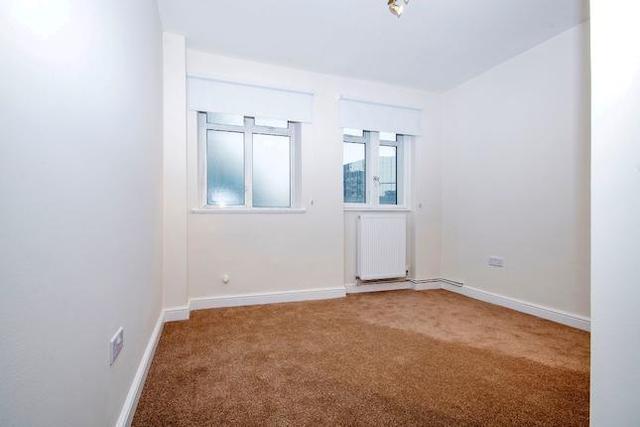 Image of Studio flat to rent in Euston Road London NW1 at Euston Road, London NW1
