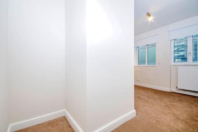  Image of Studio flat to rent in Euston Road London NW1 at Euston Road, London NW1