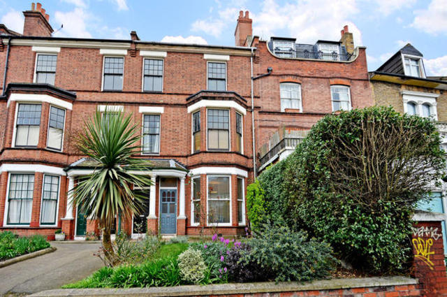 Image of 2 bedroom Flat for sale in Forest Hill Road London SE22 at Forest Hill Road, London SE22