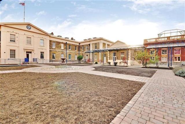  Image of 2 bedroom Flat to rent in The Royal Seabathing Canterbury Road Margate CT9 at Alexandra Court, The Royal Seabathing, Canterbury Road, Westbrook CT9