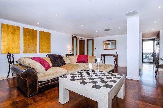  Image of 2 bedroom Flat to rent in Cromwell Road London SW7 at Cromwell Road, South Kensington SW7