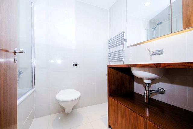  Image of 2 bedroom Flat to rent in Cromwell Road London SW7 at Cromwell Road, South Kensington SW7
