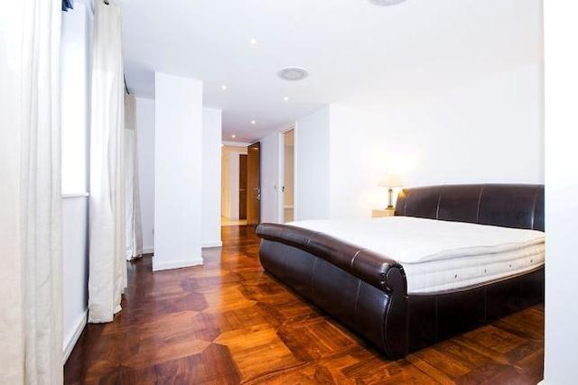  Image of 2 bedroom Flat to rent in Cromwell Road London SW7 at Cromwell Road, South Kensington SW7