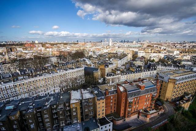  Image of 2 bedroom Flat to rent in Cromwell Road London SW7 at Cromwell Road, South Kensington SW7