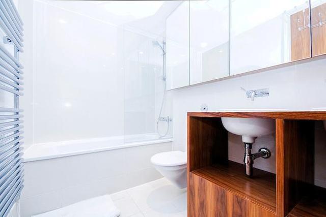  Image of 2 bedroom Flat to rent in Cromwell Road London SW7 at Cromwell Road, South Kensington SW7