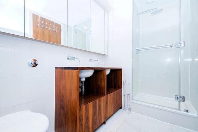  Image of 2 bedroom Flat to rent in Cromwell Road London SW7 at Cromwell Road, South Kensington SW7
