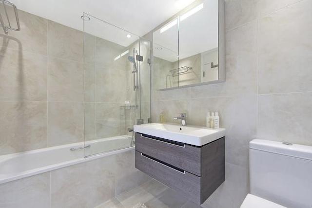  Image of 3 bedroom Flat to rent in Marlborough Place London NW8 at Marlborough Place, St John
