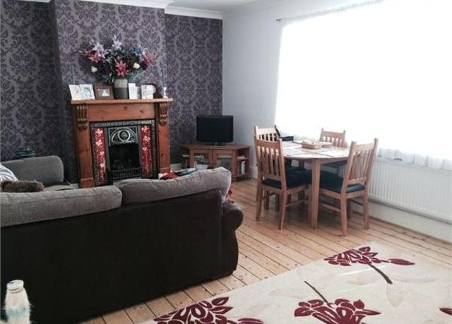  Image of 3 bedroom Maisonette to rent in Gilders Road Chessington KT9 at Gilders Road, Chessington KT9