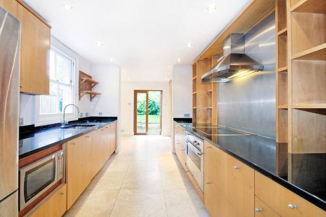  Image of 3 bedroom Semi-Detached house to rent in Grosvenor Road Richmond TW10 at Grosvenor Road, Richmond TW10