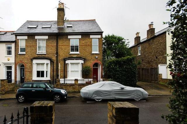  Image of 3 bedroom Semi-Detached house to rent in Grosvenor Road Richmond TW10 at Grosvenor Road, Richmond TW10