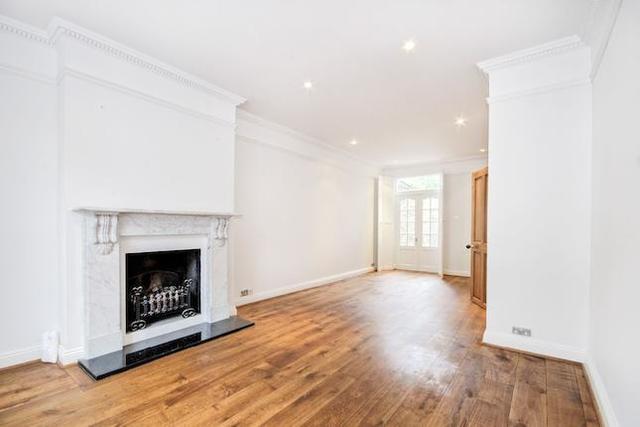  Image of 3 bedroom Semi-Detached house to rent in Grosvenor Road Richmond TW10 at Grosvenor Road, Richmond TW10