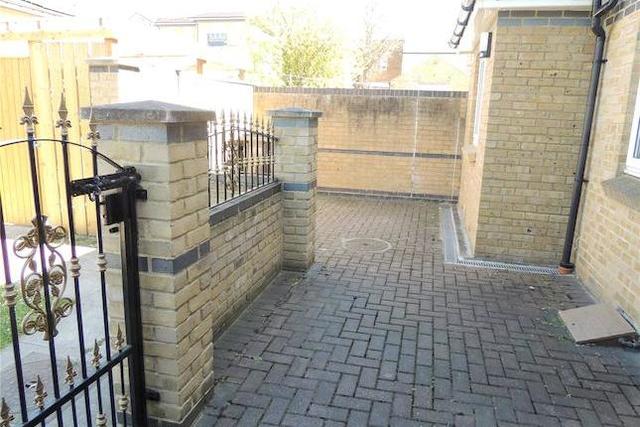  Image of 4 bedroom End of Terrace for sale in Sharland Close Thornton Heath CR7 at Sharland Close, Thornton Heath CR7