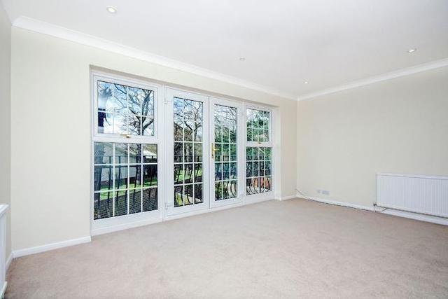  Image of 4 bedroom Terraced house to rent in Tower Rise Richmond TW9 at Tower Rise, Richmond TW9