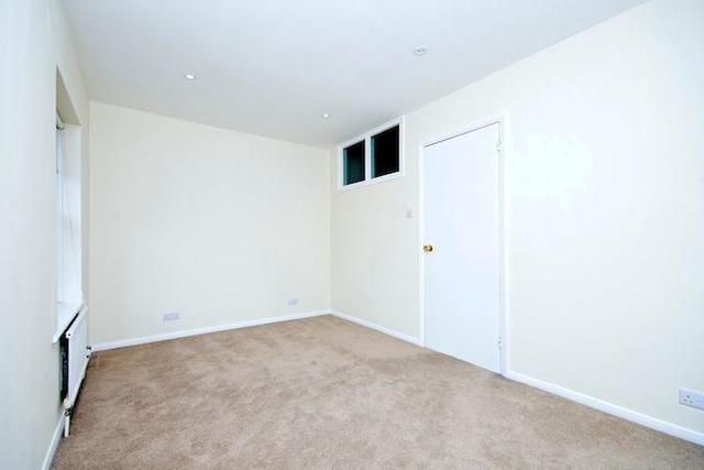 Image of 4 bedroom Terraced house to rent in Tower Rise Richmond TW9 at Tower Rise, Richmond TW9