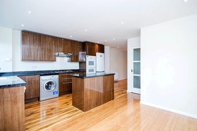  Image of 4 bedroom Terraced house to rent in Tower Rise Richmond TW9 at Tower Rise, Richmond TW9